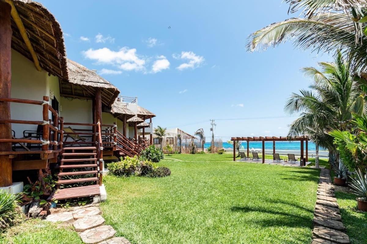 Villa With Ocean View, Pool, Restaurant And Rooftop Ісла-Мухерес Екстер'єр фото